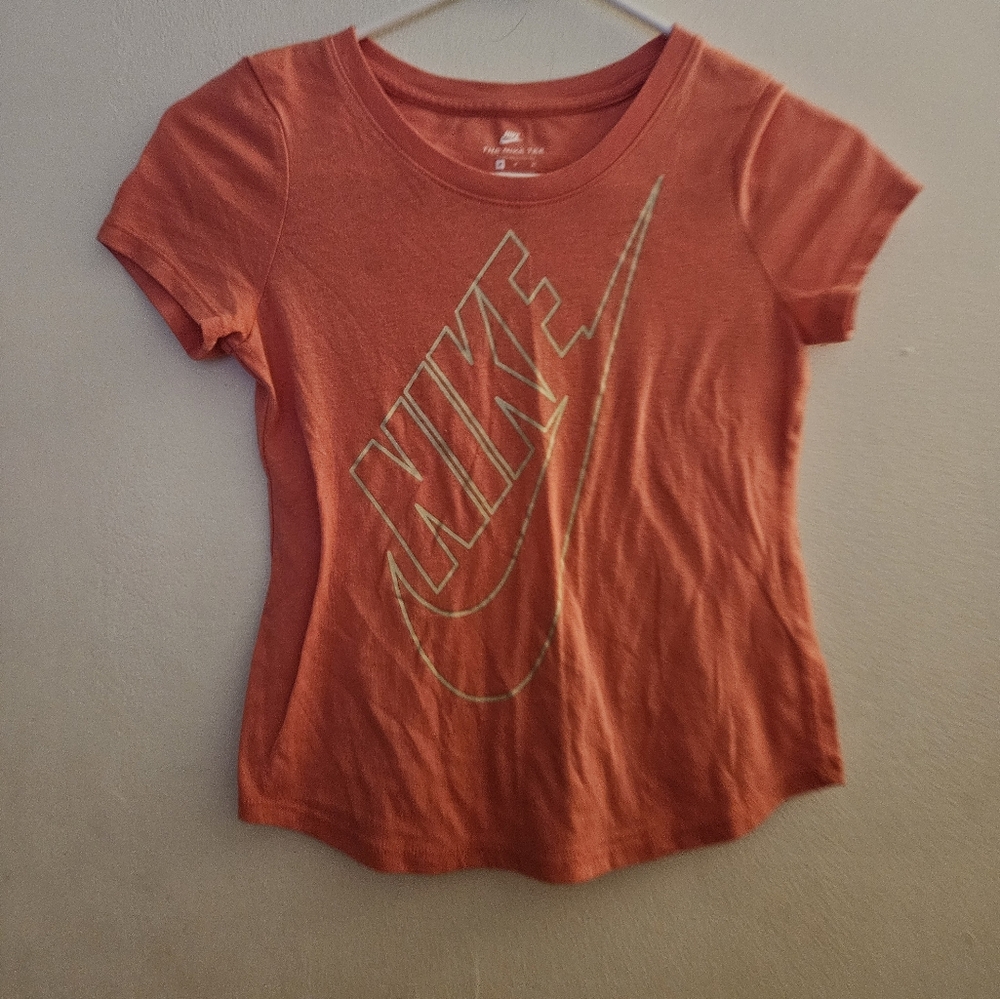 Youth Medium Nike TSHIRT‎